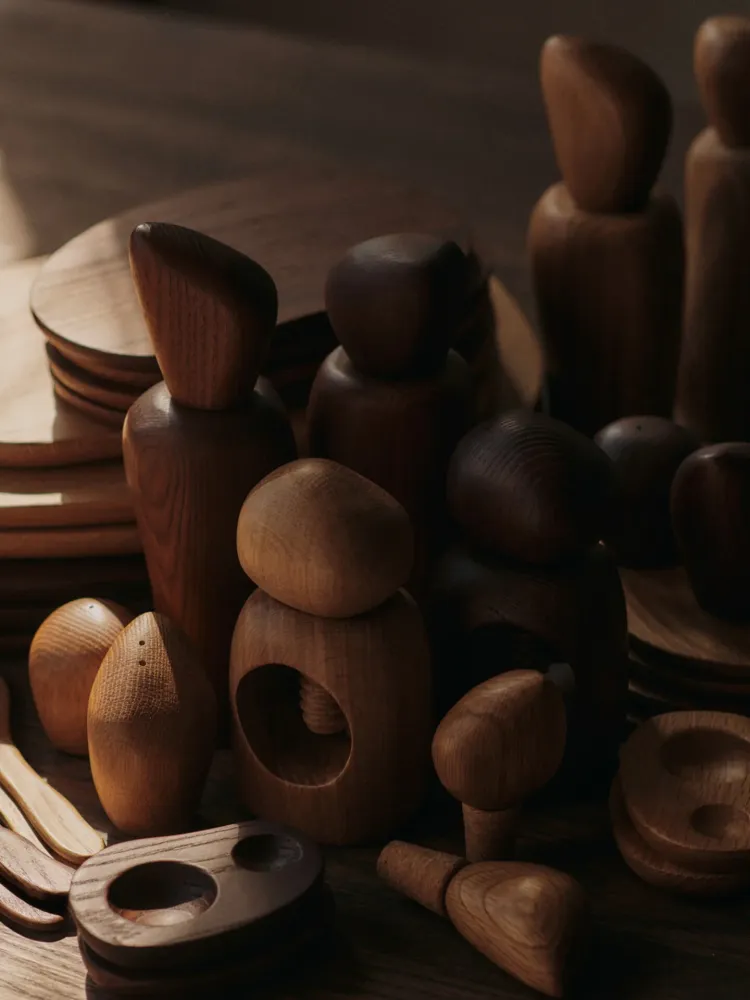 Cairn Grinder - Oak