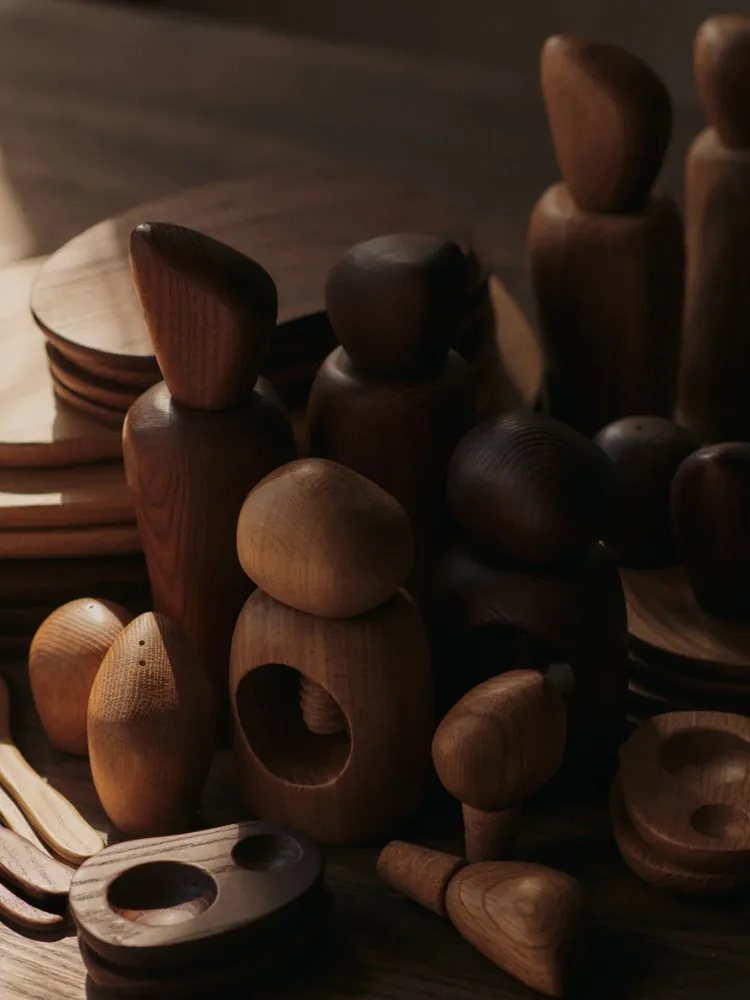 Cairn Nut Cracker - Oak