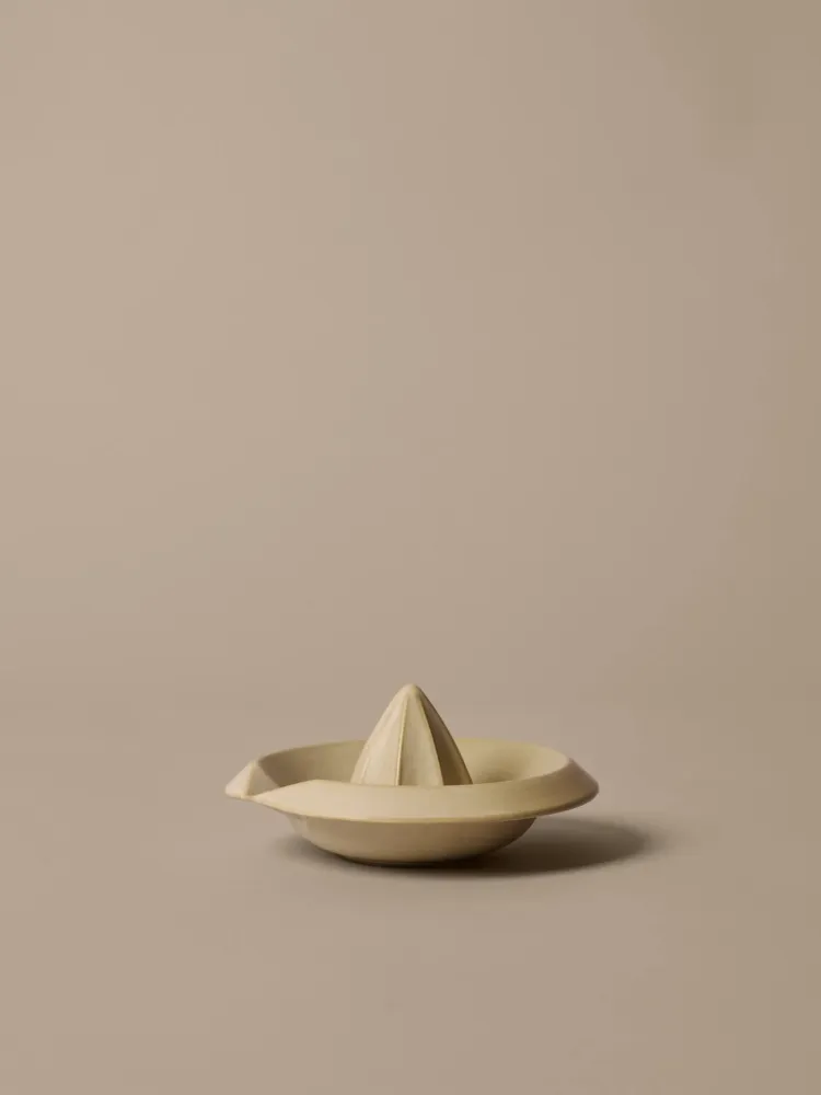 Erena Citrus Juicer - Cream