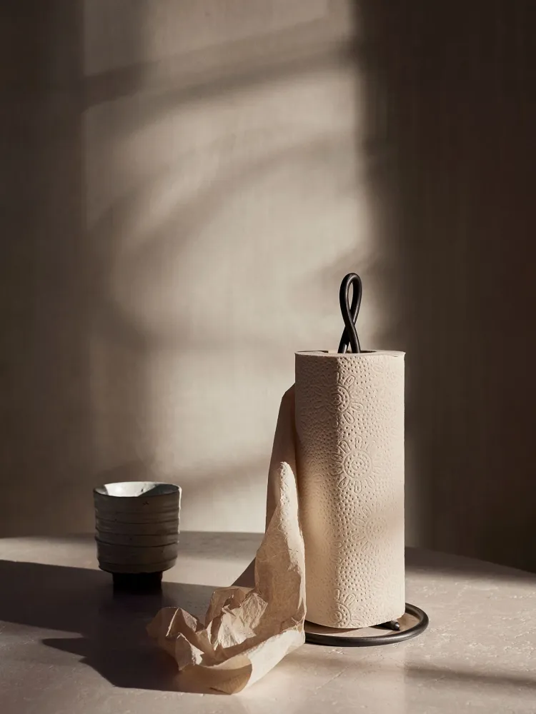 Curvature Paper Towel Holder - Black Brass Ferm Living - DK