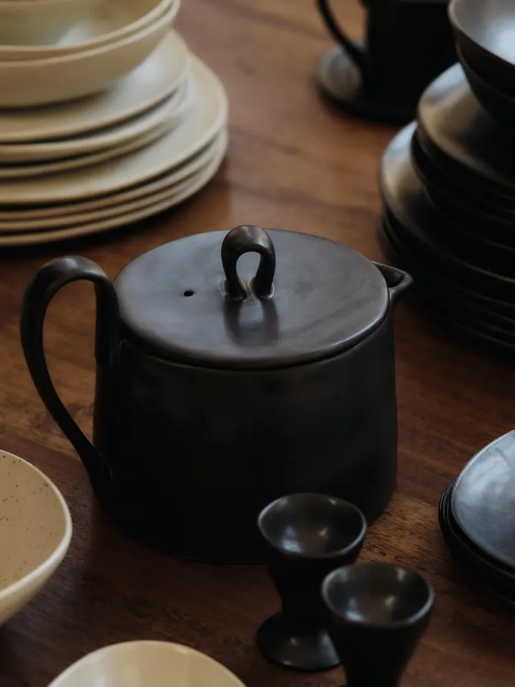 Flow Teapot - Black Ferm Living - DK