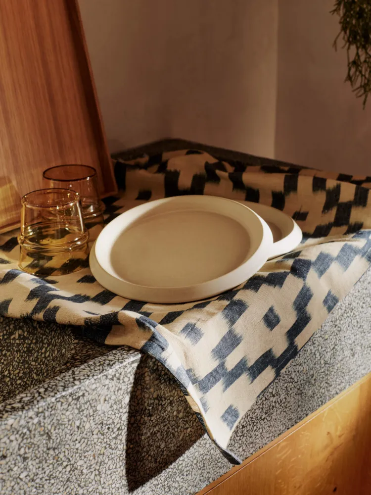 Ikat Tea Towel - Ink Blue/Off-White Ferm Living - DK