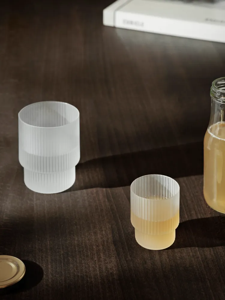 Ripple Small Glasses - Set 4 - Frosted Ferm Living - DK
