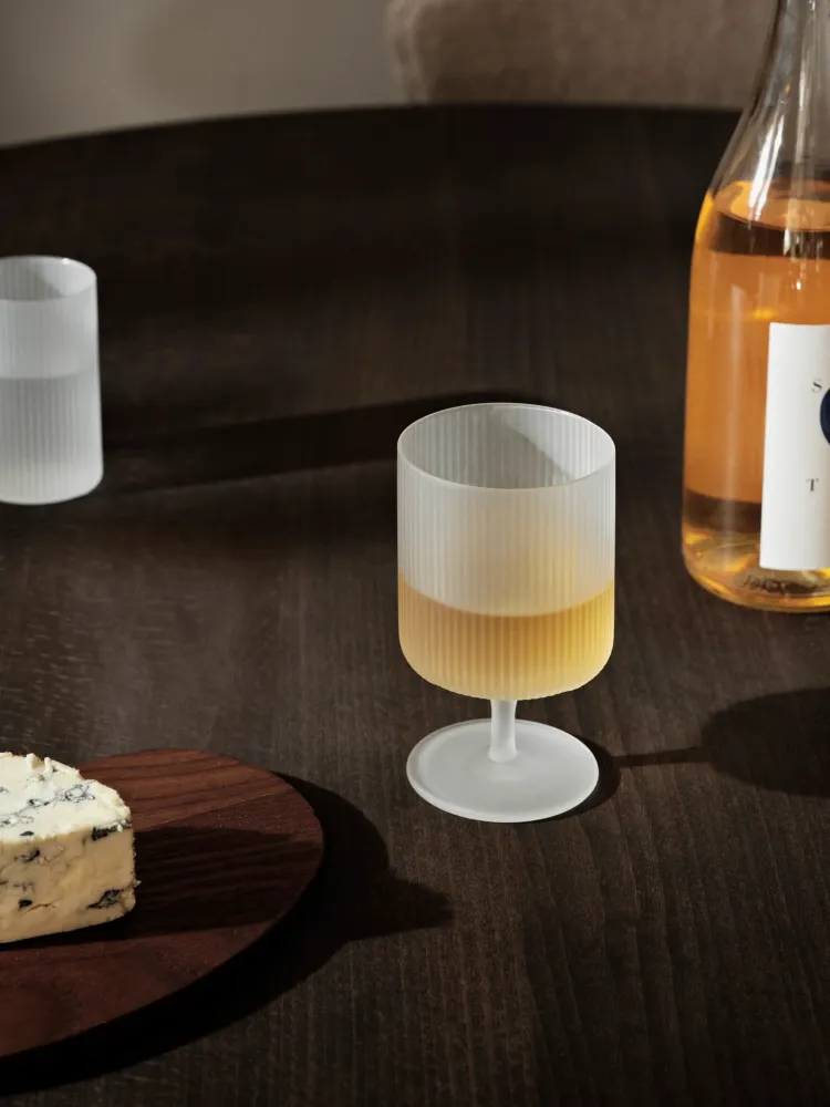 Ripple Wine Glasses - Set 2 - Frosted Ferm Living - DK