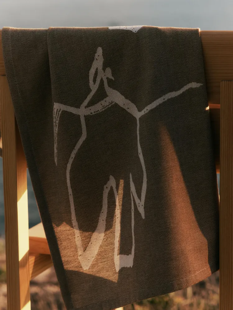 Vuelo Tea Towel - Sugar Kelp/Off-White Ferm Living - DK