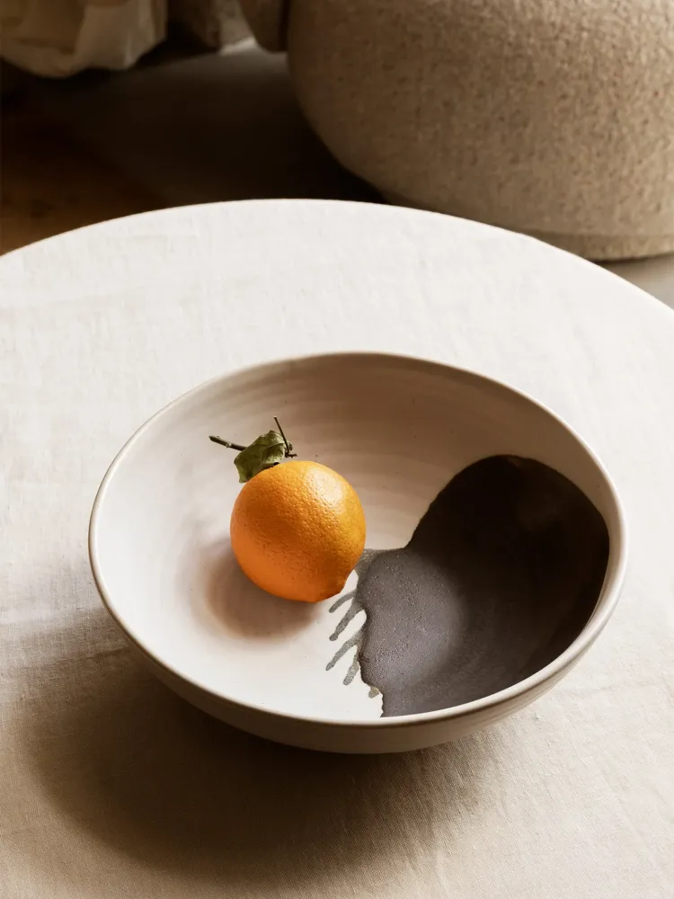 Omhu Bowl - Large - Off-White/Charcoal