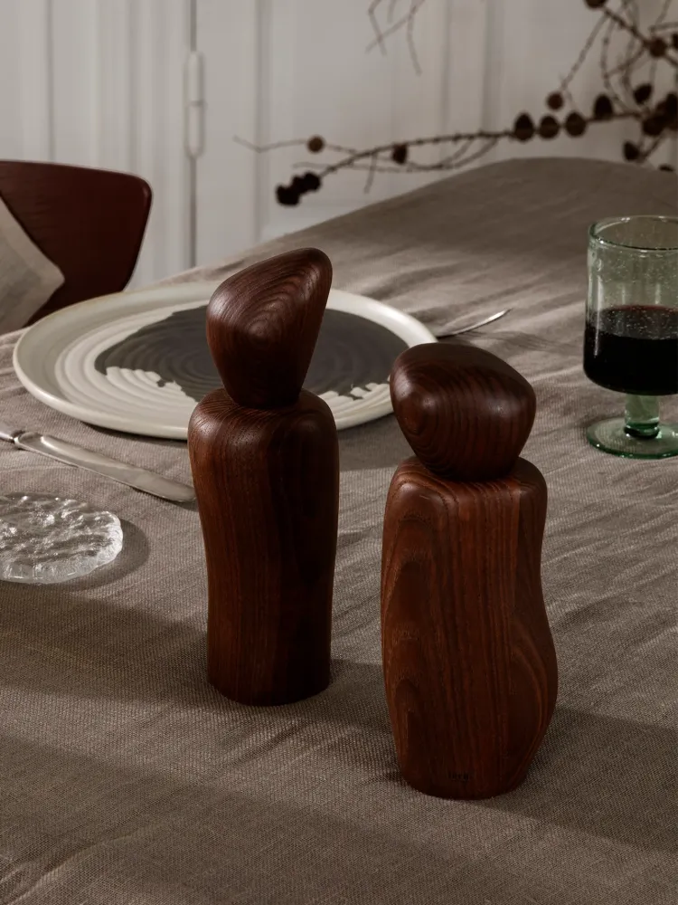 Pebble Grinder - Dark Brown