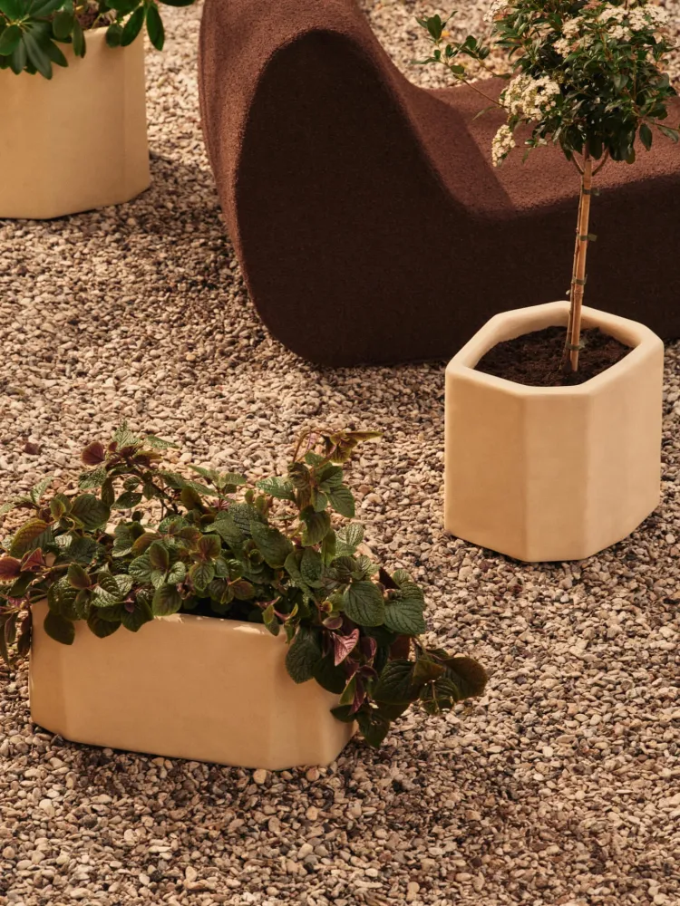 Staffa Planter - Medium - Ivory Ferm Living - DK