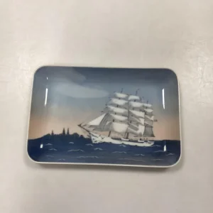 Bing og Grøndahl Aflang Bakke - Skoleskibet Danmark No. 1301/6597