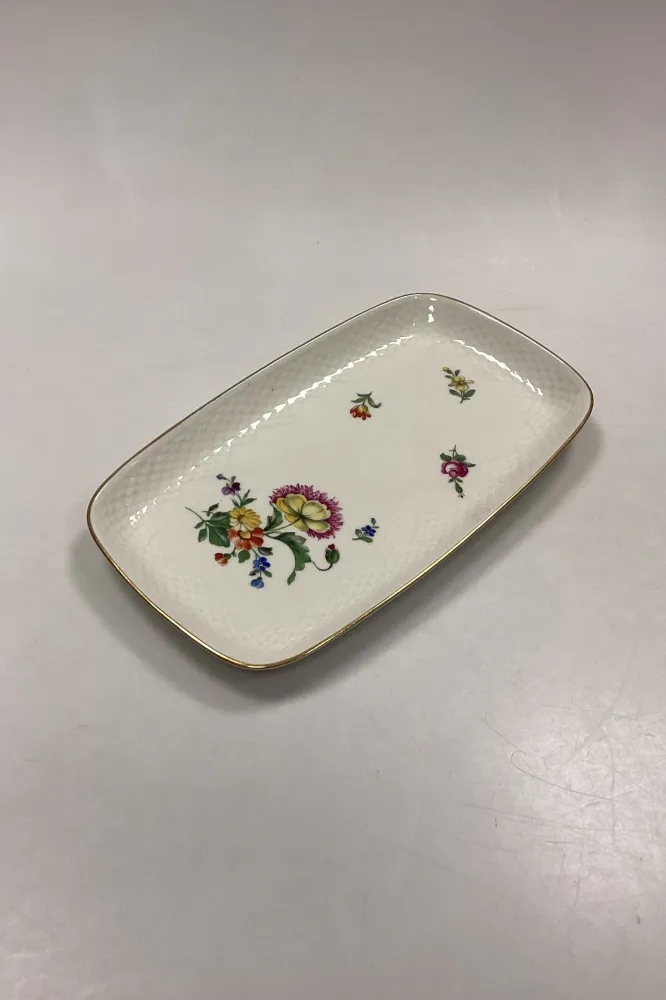 Bing og Grøndahl Saksisk Blomst, Creme Bakke No. 96
