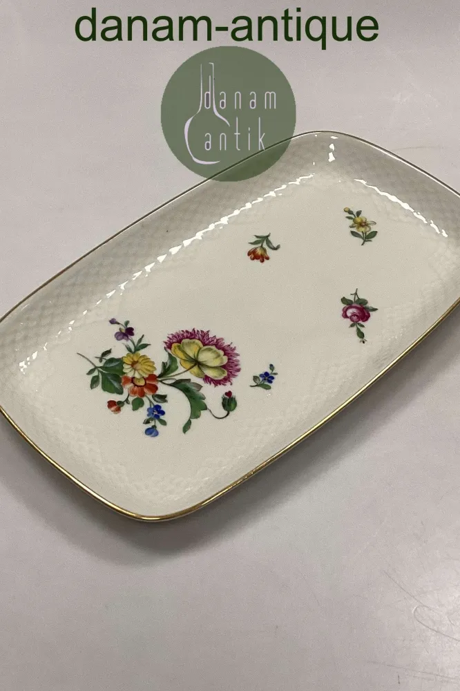 Bing og Grøndahl Saksisk Blomst, Creme Bakke No. 96