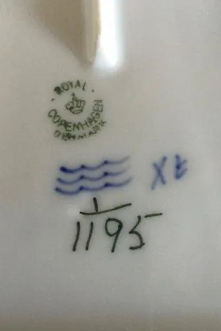 Royal Copenhagen Musselmalet Helblonde Fad No. 1195