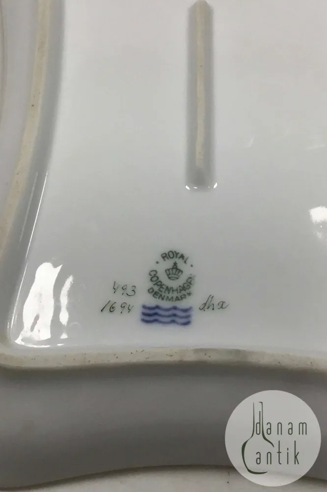 Royal Copenhagen Saksisk Blomst Let Bakke No 1694