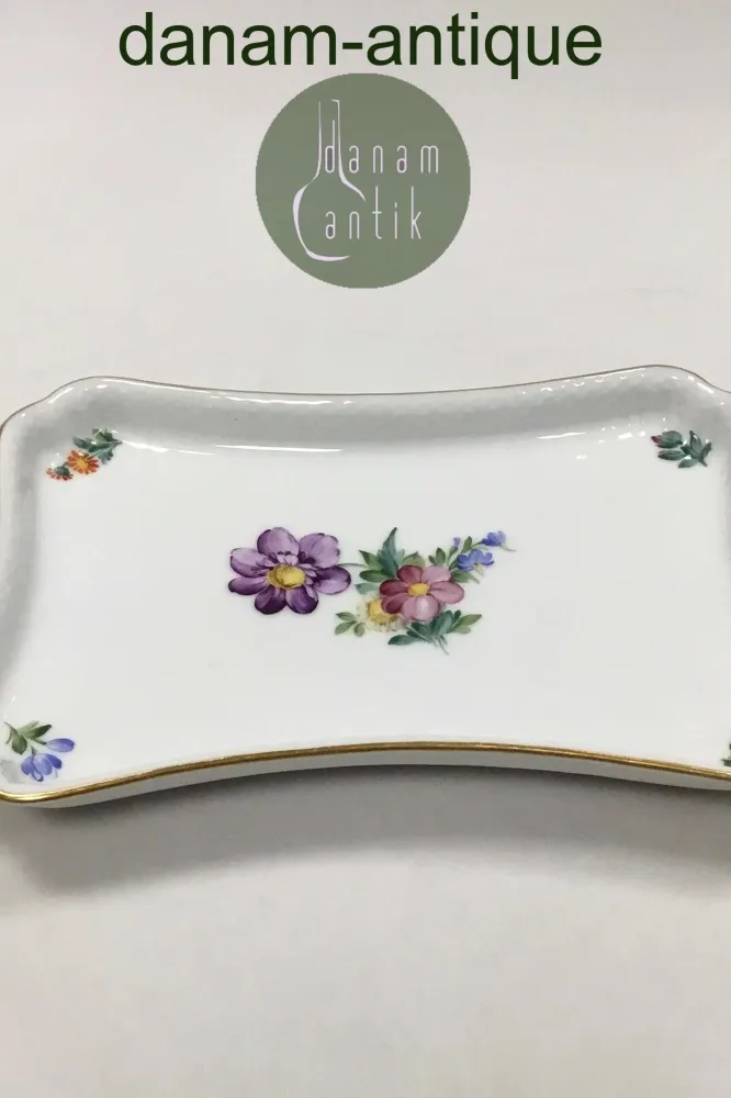 Royal Copenhagen Saksisk Blomst Let Bakke No 1694