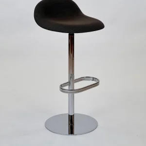 GUBI | 3D Bar Stool - Pivot Base - Polstret