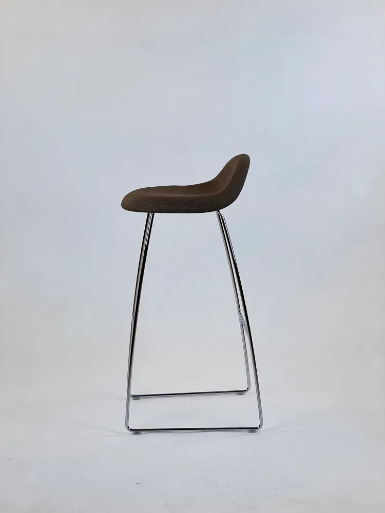 GUBI | 33 Barstol - Sledge Base - Nypolstret