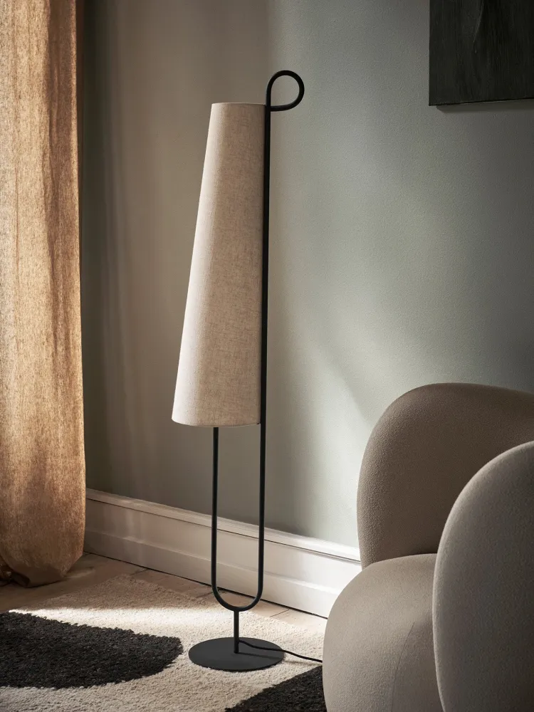 Ancora Floor Lamp - Black/Natural Ferm Living - DK