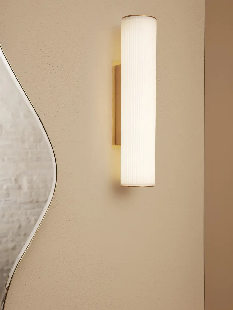 Vuelta Wall Lamp 40 - White/Brass Ferm Living - DK