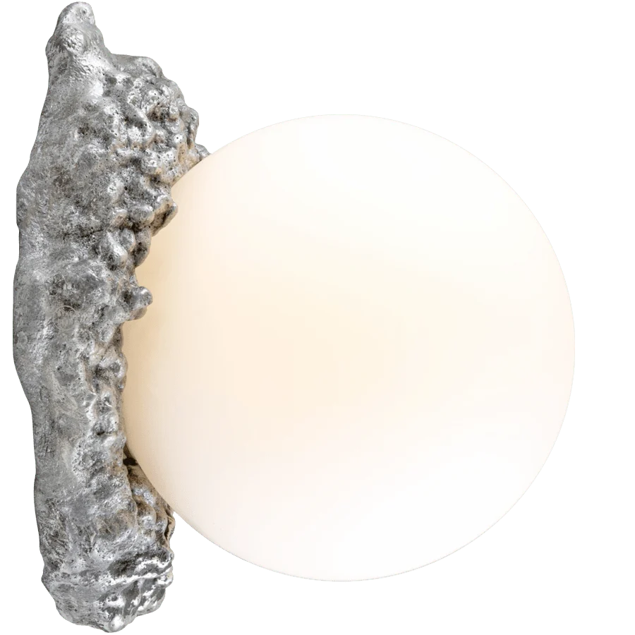 VÆGLYS NATURLIG METAL OPAL GLOBE DYKE & DEAN