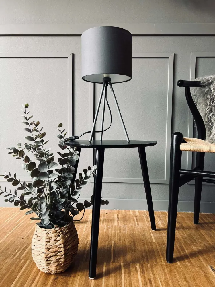 Bordlampe - Grå på ben