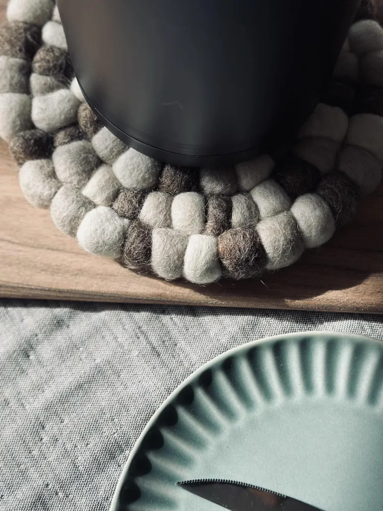 Bordskåner DOTS - Natur / brun uld