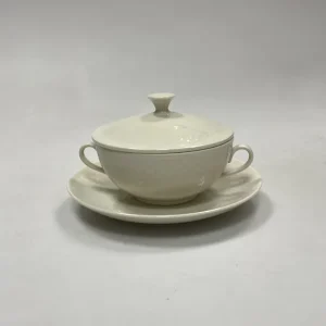 Bing og Grøndahl Elegance Creme Bouillonkop med Låg og Underkop No. 247