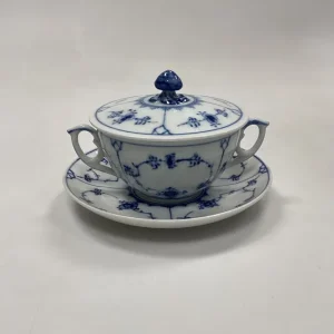 Royal Copenhagen Musselmalet Riflet Bouillon Kop med Underkop No. 2199