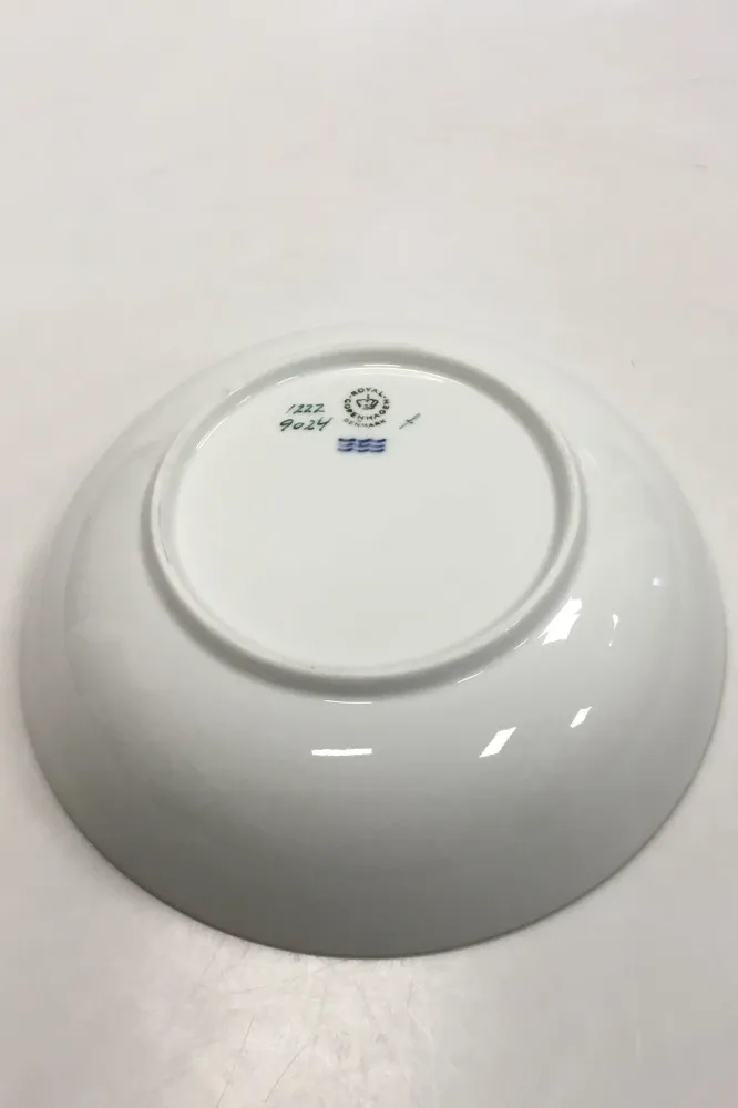 Royal Copenhagen Stel Nr. 1222 Rund skål No 9024