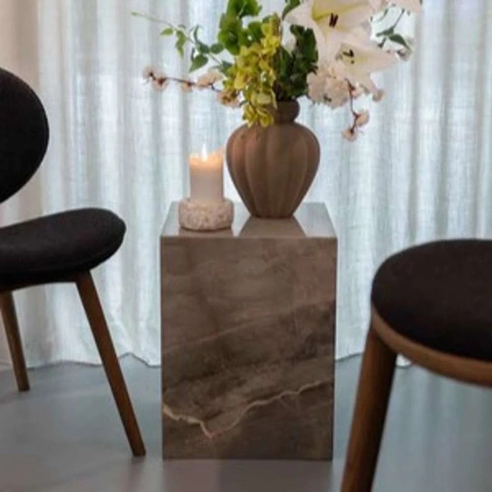 Specktrum Phantom Cube Horizon sidebord Upholstered Chairs
