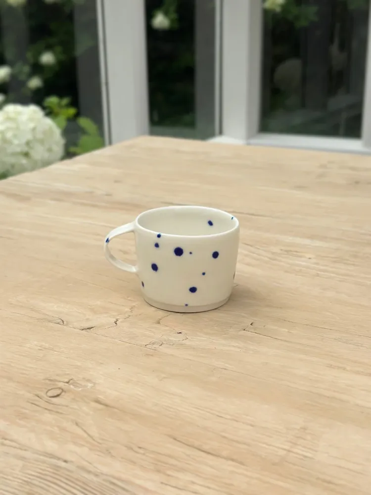 Ann-Louise Roman espressokop - små blå prikker 3 Attachments