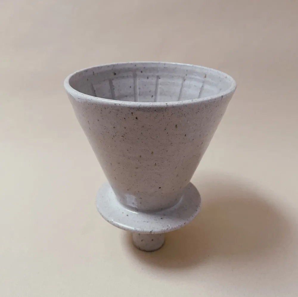 Pour Over / Kaffetragt - Generous, til kaffekande - Sand