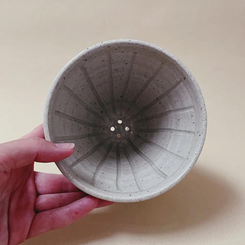 Pour Over / Kaffetragt - Generous, til kaffekande - Sand