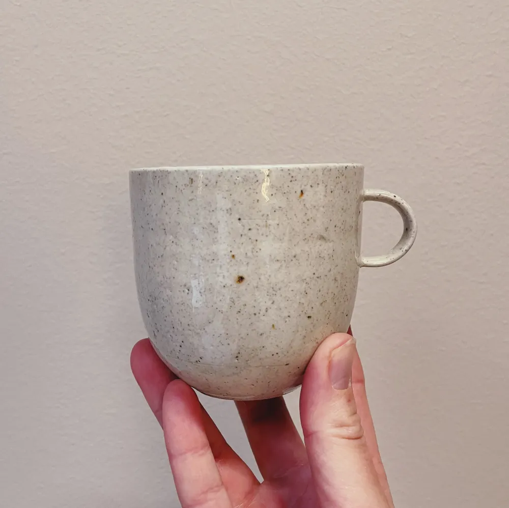 Kaffekop med hank - Sand
