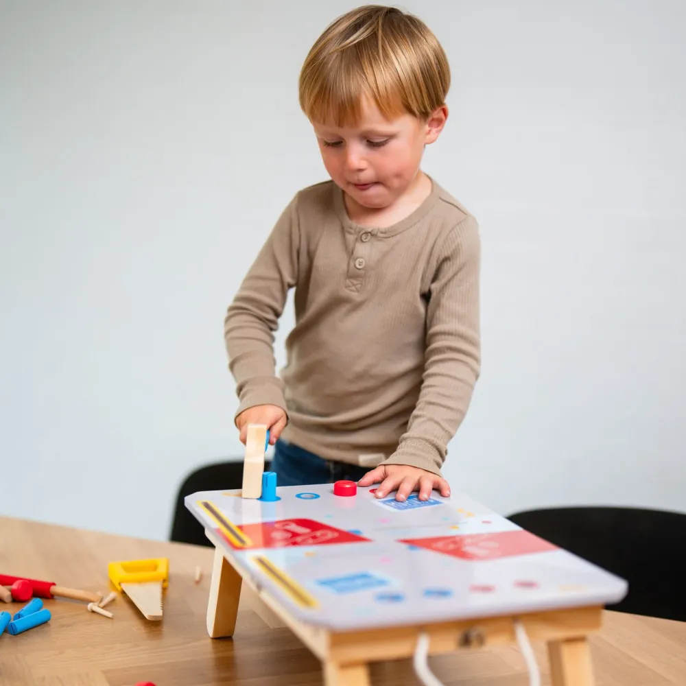 Værktøjsbord i træ med 15 tilbehørsdele