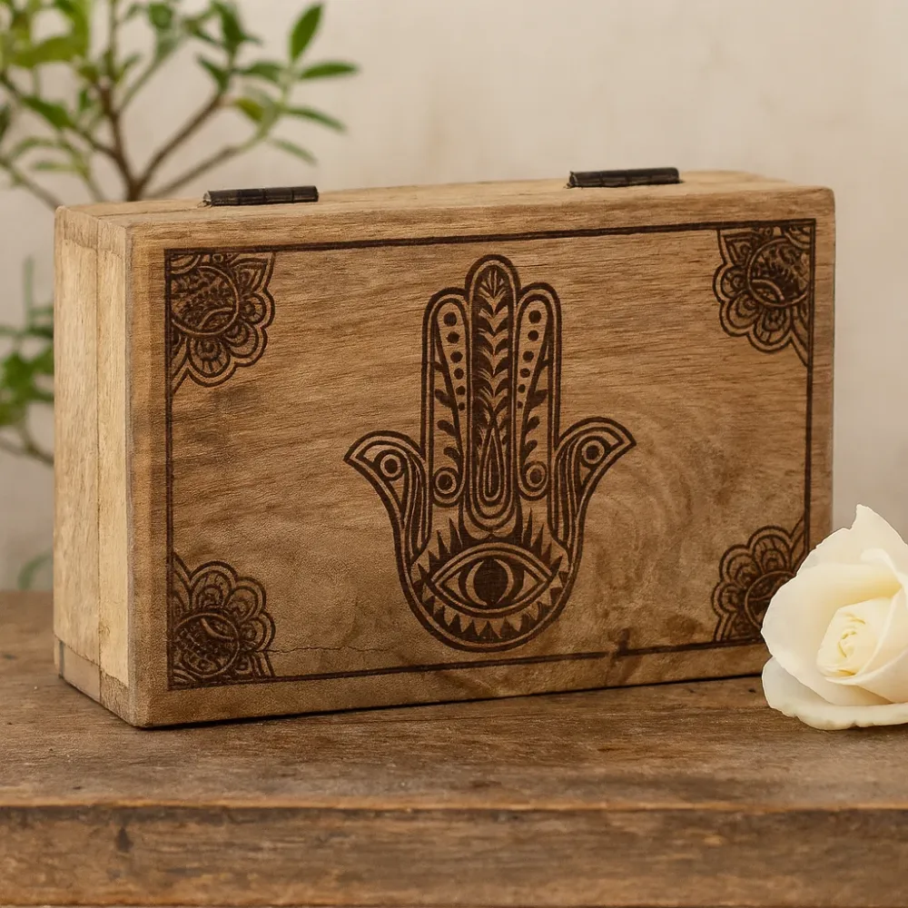Hamsa graveret firkantet æske medium sort 17x10x4.2cm