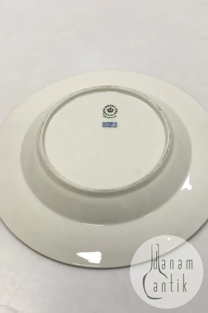 Royal Copenhagen Glat Cremefarvet stel Dyb Tallerken No 9587