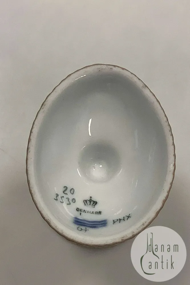 Royal Copenhagen Flora Danica Æggebæger No 20 / 3530 eller nyt nummer 696
