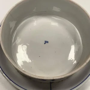 Antik Royal Copenhagen Musselmalet Riflet underdel til en Isklokke eller?