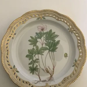 Royal Copenhagen Flora Danica Stor Rundt Gennembrudt Fad No. 20/3528