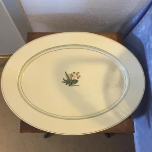 Royal Copenhagen. Hjertegræs, Fad 47 cm. #9592