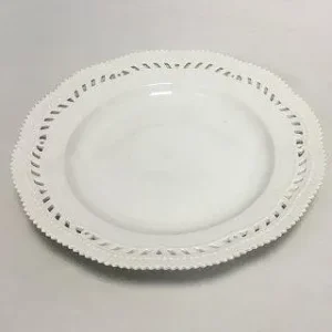 Royal Copenhagen Hvid Flora Danica / Perlestel Fad med gennembrudt kant No. 3574