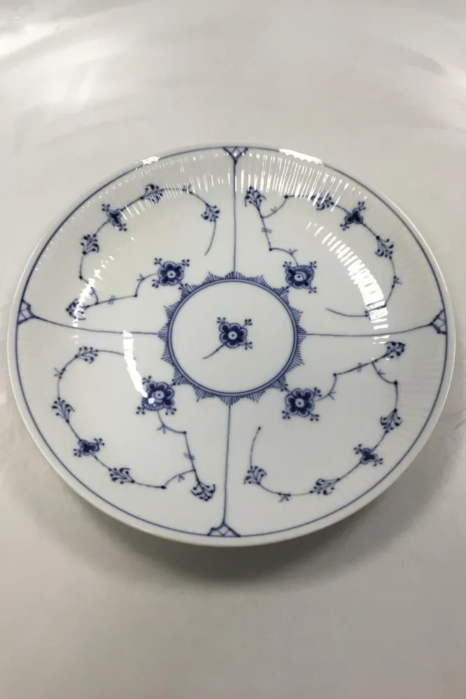 Royal Copenhagen Musselmalet Riflet Rundt fad No 9