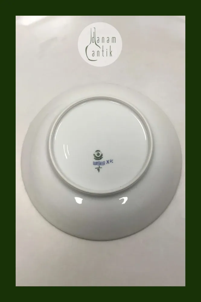 Royal Copenhagen Musselmalet Riflet Rundt fad No 9