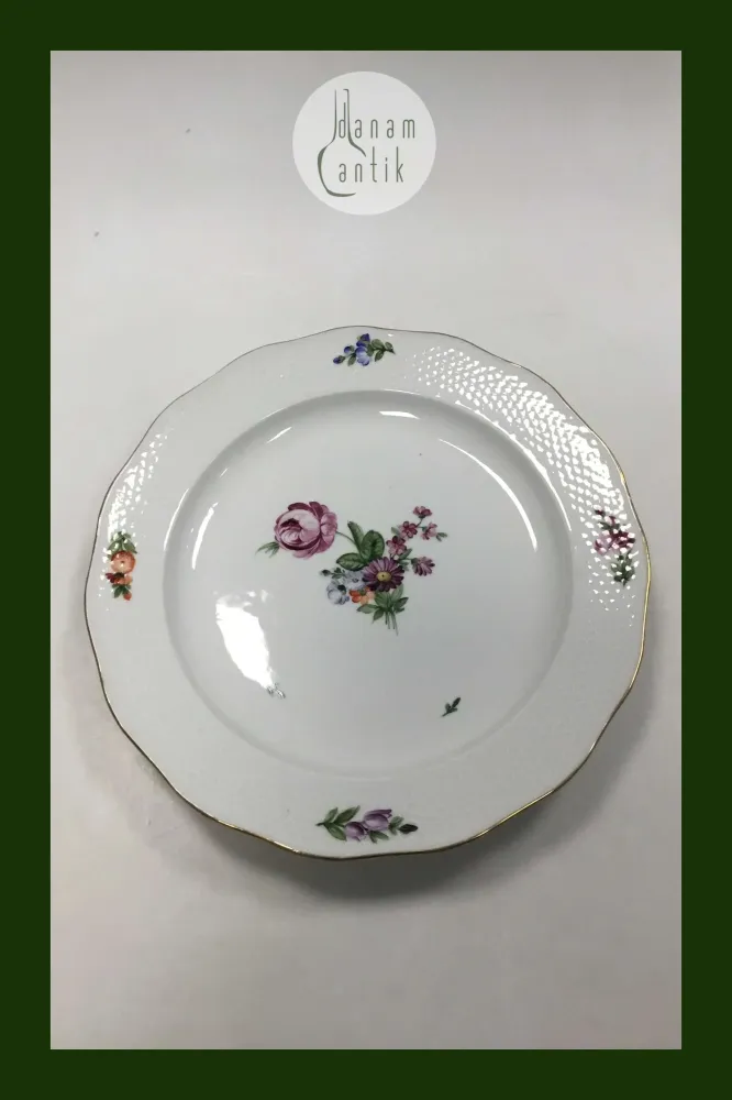 Royal Copenhagen Saksisk Blomst Let Bicelle Fad No 493/2017
