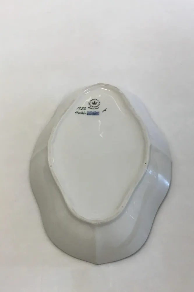 Royal Copenhagen Stel Nr. 1222 Oval asiet No 9026