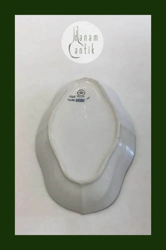 Royal Copenhagen Stel Nr. 1222 Oval asiet No 9026
