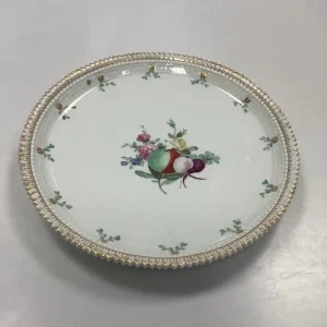 Tidlig Royal Copenhagen Flora Danica Perlestels fad med Blomster fra 1780-1790