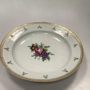 Tidlig Royal Copenhagen Flora Danica Perlestels fad med Blomster fra 1780-1790