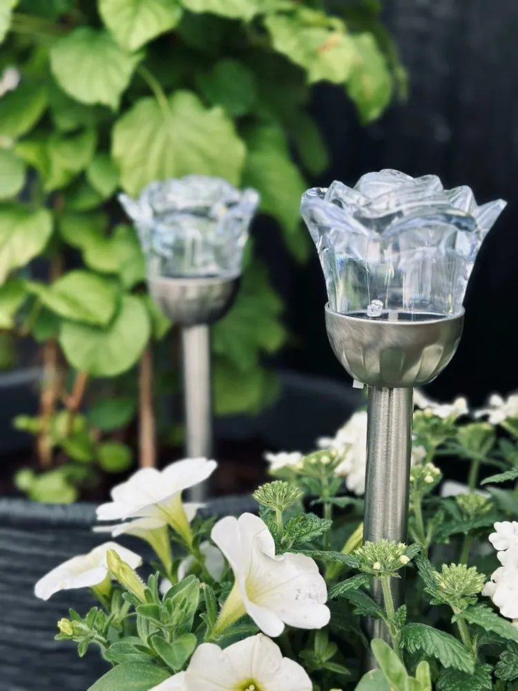 Fakkel med solceller FLOWER – Sæt med 4 stk