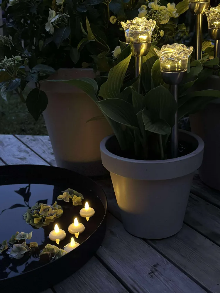 Fakkel med solceller FLOWER – Sæt med 4 stk